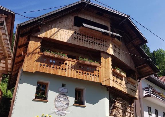 Dovje Bed & Breakfast | Pet-Friendly Retreat at pr' Drašlerju with Breakfast