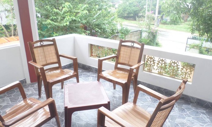 New Town House | Budget-Friendly Pradeepa Guest House with Breakfast Included