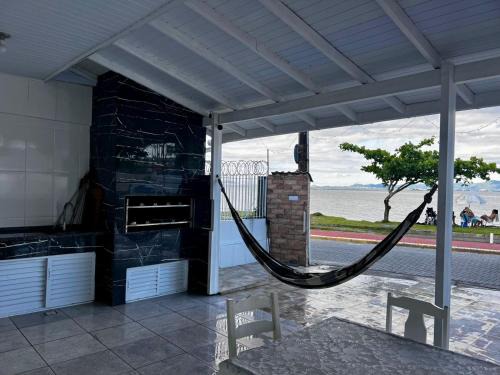 Palhoca House | Top-Rated Praia de Fora: Pet and Child-Friendly Getaway