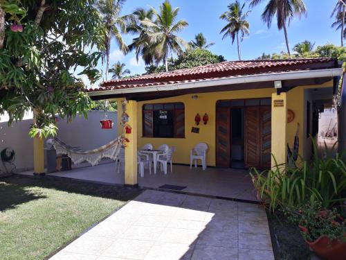 Guaibim House | Discover Praia do Guaibim: Family-Friendly Ocean Views
