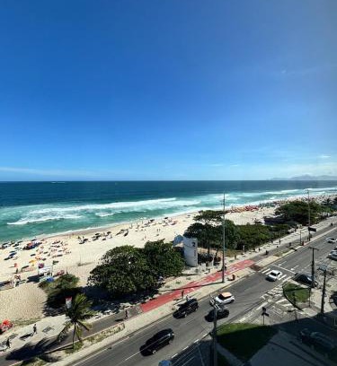 Barra da Tijuca Apartment | Praia do Pepê - Movie view - Apto 2 Bedrooms
