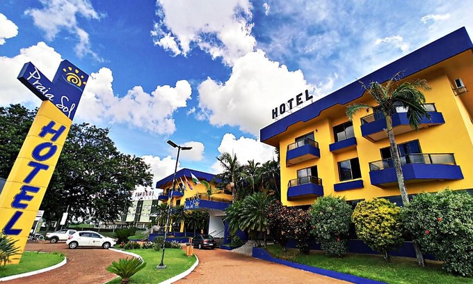 Santa Terezinha do Itaipu Hotel | Welcoming Praia Sol Hotel: Top-Rated with Pool & Breakfast