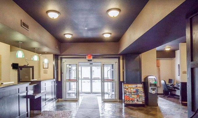 Sylvan Lake Hotel | Discover Prairie Moon Inn: Eco-Friendly Retreat in Sylvan Lake