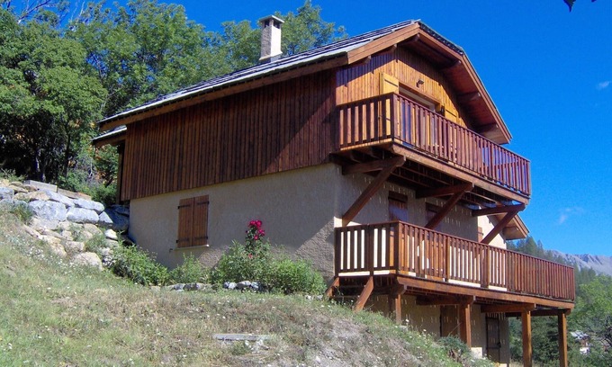 Pra Loup Ski Chalet | Prime Location: Praloup Near Ski Lifts with Stunning Views
