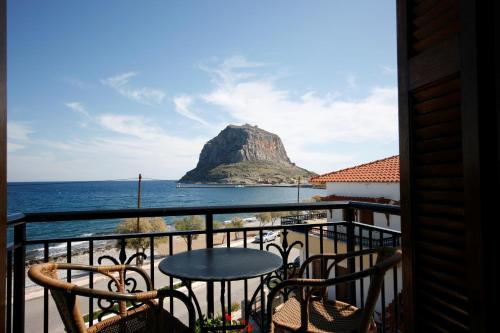 Monemvasia Hotel | Pet-Friendly Pramataris with Oceanfront Views & Great Ratings