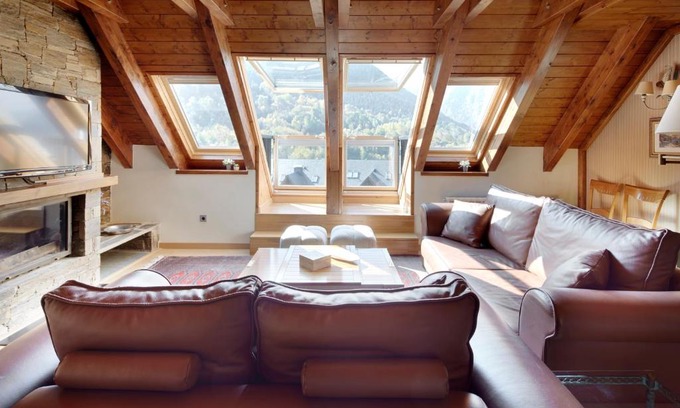 Gessa Apartment | Family-Friendly Retreat at Prat de Gessa with Hot Tub