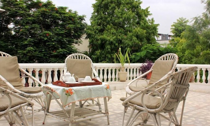 Jaipur Bed & Breakfast | Cozy Pratap Bhawan Home Stay with Kitchen & Breakfast