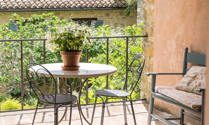Umbertide Villa | Discover Prato di Sotto - Il Molino with Kitchen Amenities