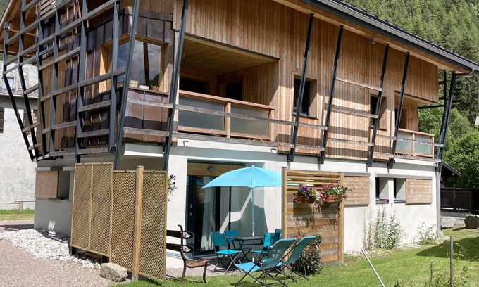 Vallorcine Apartment | Eco-Chalet Experience at Praz Torrent, Near Chamonix
