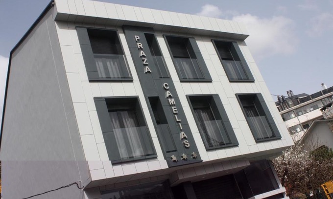Sarria House | Discover Praza Camelias - Rated 9.4/10 with Great Amenities