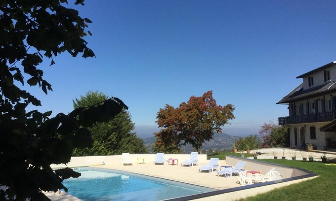 Trevignin House | Discover Pre Charville - Lake View Getaway with Breakfast