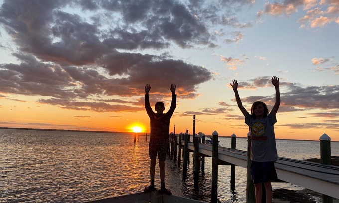 North Beach House | Unbeatable Stay: Walk to Beach and Bay in June Bliss