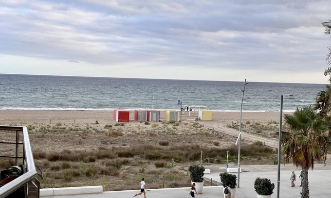 Castelldefels Apartment | Beautiful Ocean Views in Castelldefels with Spa Access