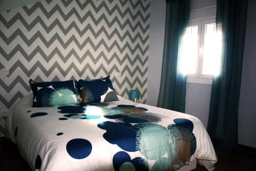 Valladolid Apartment | Discover El Palomar: Family-Friendly Stay with Top Ratings