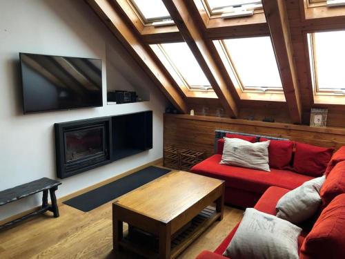 Alt Aneu Apartment | Charming Penthouse with Ocean View in Esterri Aneu