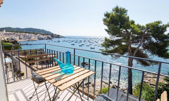 Calella de Palafrugell Apartment | Beautiful Oceanfront Apartment in Calella de Palafrugell