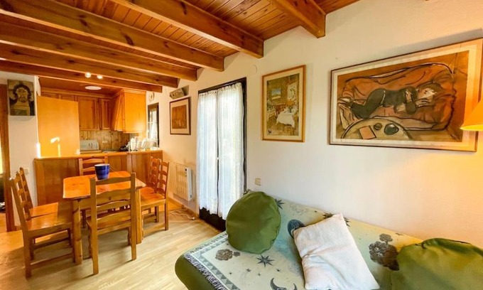 Taull Apartment | Mountain Retreat in Boi - Taüll with Child-Friendly Amenities
