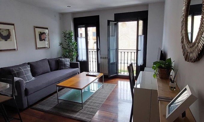 Cimadevilla Apartment | Cozy Apartment in Cimadevilla - Ideal for Families