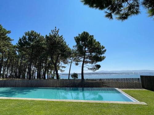 Isla de Arosa Apartment | Beautiful Apartment Steps from Illa de Arousa Beach