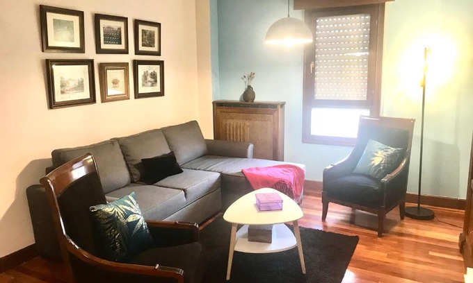 Haro Apartment | Vintage Apartment in Central Haro - Guest Rated 9.1/10