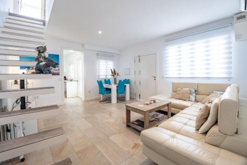 Punta Umbria House | Beachfront Chalet with Ocean Views and High Guest Ratings