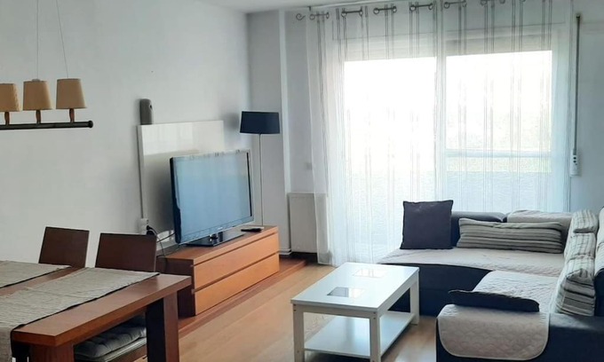 Santa Coloma de Cervello Apartment | Elegant Precioso Piso Barcelona - Family-Friendly Retreat