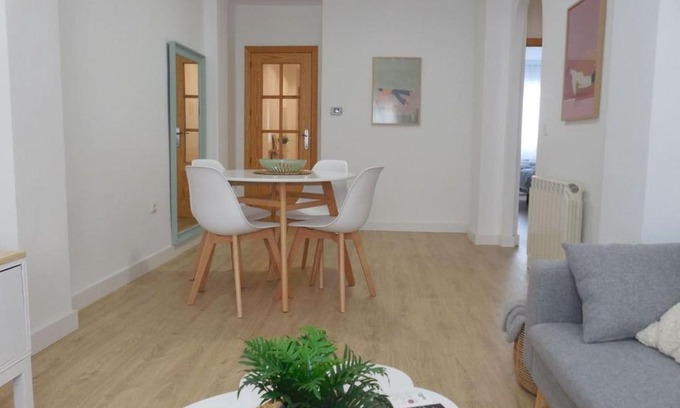 Armilla Apartment | Cozy 2-Bedroom Flat Ideal for Families and Travelers