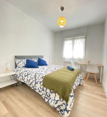 Deustuko San Pedro-Erribera Apartment | Charming Deusto Apartment with Family-Friendly Amenities