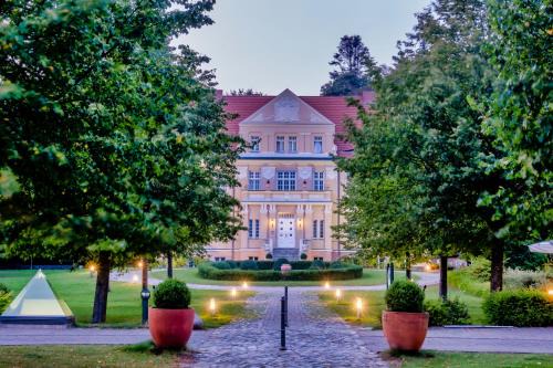 Neddesitz Hotel | Family-Friendly Precise Resort Rügen with Pool & Hot Tub
