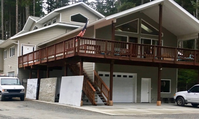 Juneau Cabin | Precision Lodge: Cozy One-Bedroom Units with Ocean Views