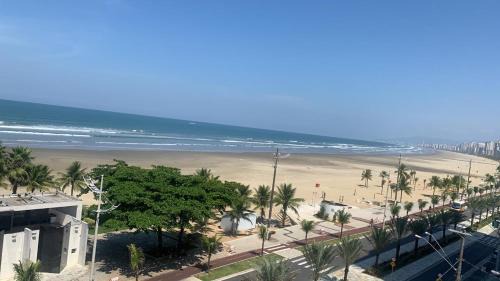 Boqueirao Apartment | PREDIO FRENTE PRA PRAIA, COM VISTA LATERAL MAR, Apto 202