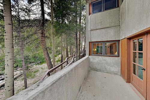 Taos Ski Valley Apartment | Family-Friendly Retreat at Predock 1A for Memorable Stays