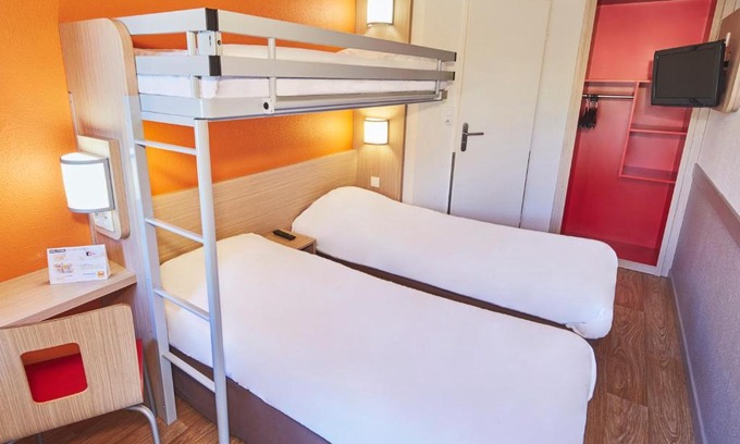 Vert-Saint-Denis Hotel | Budget-Friendly Stay at Première Classe Melun Senart