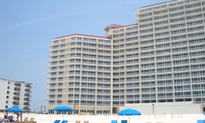 Gulf Shores Condo | Beachfront Lighthouse: 2BR/2BA with Private Pool & Spa