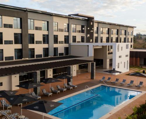 Thohoyandou Hotel | Premier Hotel Thohoyandou: Guest Rated 9.8 with Ocean Views