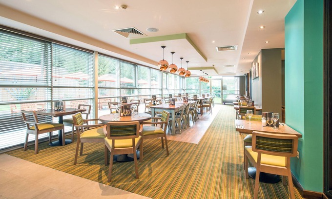 Thorpe Hotel | Premier Inn Banbury - M40 J11