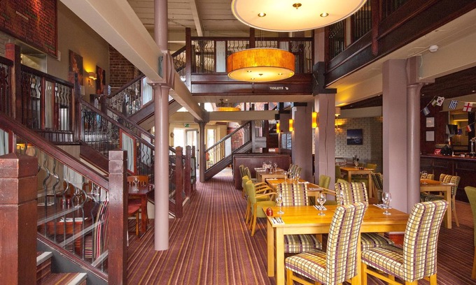 Falkirk Hotel | Premier Inn Falkirk Central