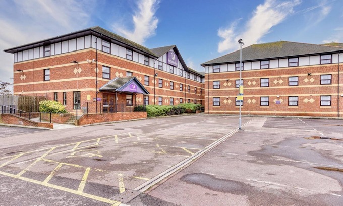 Newham Hotel | Premier Inn London Beckton