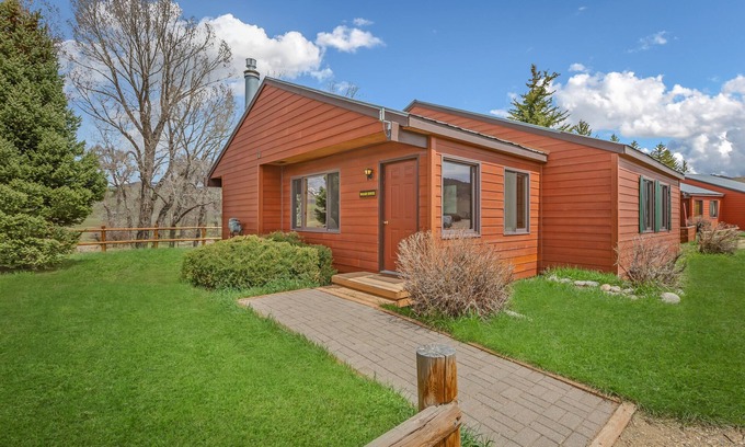 Clark Cabin | Cozy Wood Duck Cabin with River Views and Hot Tub