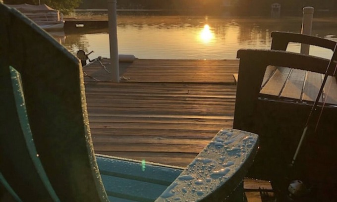 Dadeville House | Prime Waterfront Retreat with Breathtaking Lake Views