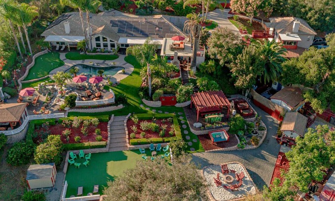 Fallbrook House | Premier Oceanfront Estate with Top Amenities & Lounge Areas
