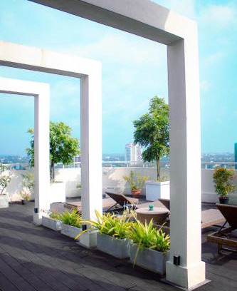 Borella Apartment | Relaxing Oceanfront Escape at Premier Stayz by Gentz Colombo