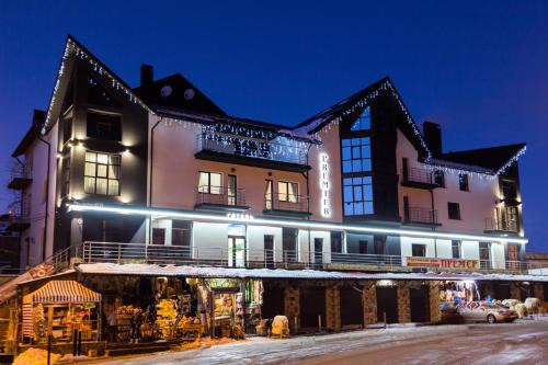 Yaremche Hotel | Premier Hotel: Guest Rated 9/10 with Pool & Pet-Friendly Perks