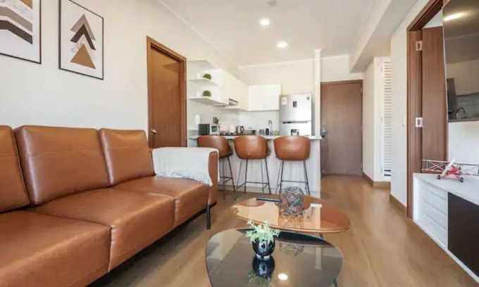 Sector 1 Apartment | Modern Apartment in Downtown Lima with Spa & Breakfast