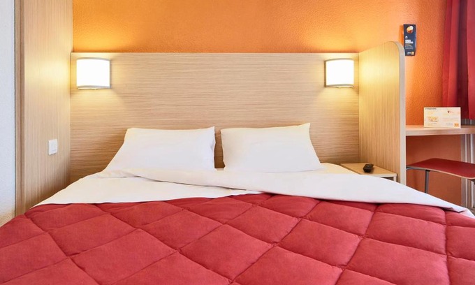 La Chapelle-Saint-Mesmin Hotel | Convenient Stay at Premiere Classe Orleans Ouest Hotel