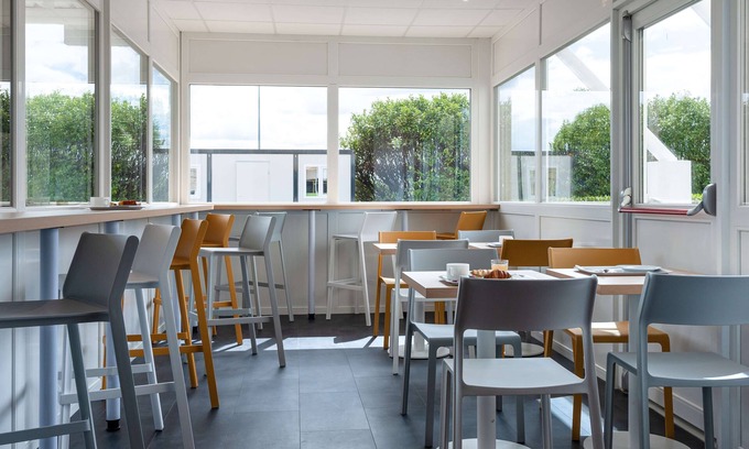 Montagny-les-Beaune Hotel | Budget-Friendly Premiere Classe Beaune with Spa & Dining