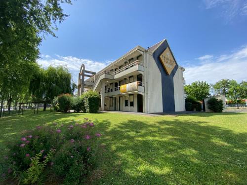 Brive-la-Gaillarde Hotel | Budget-Friendly Stay at Premiere Classe Brive La Gaillarde