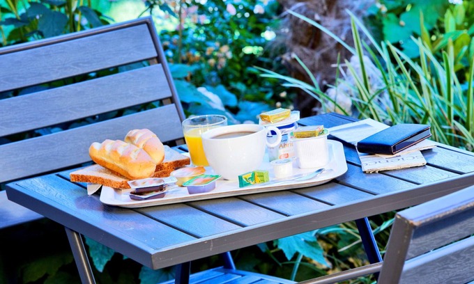 Cuincy Hotel | Comfortable Stay at Premiere Classe Douai - Cuincy with Spa