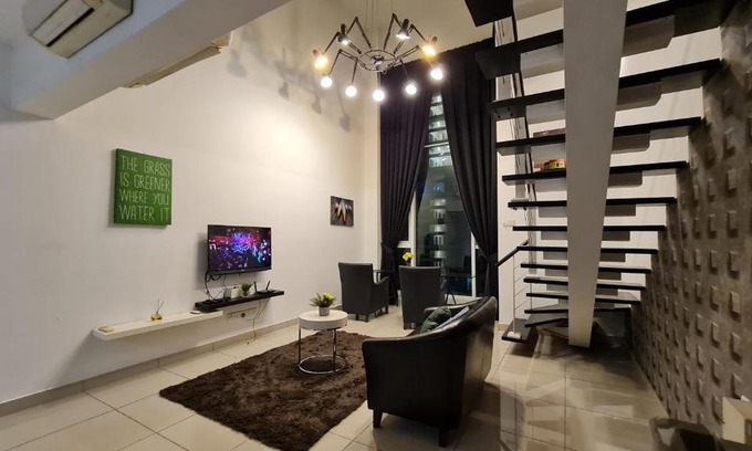 Taman Hock Ann Apartment | Deluxe 4-Star Resort Suite in Mid Valley KL with Pool