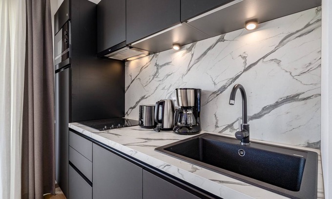 Camiers Apartment | Exceptional 2-Bedroom Apartment with Pool & Spa Amenities